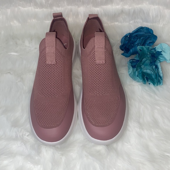 Koolaburra By Ugg Women's Yosha Pink Knit Slip-on Sneakers-7M - Picture 2 of 6